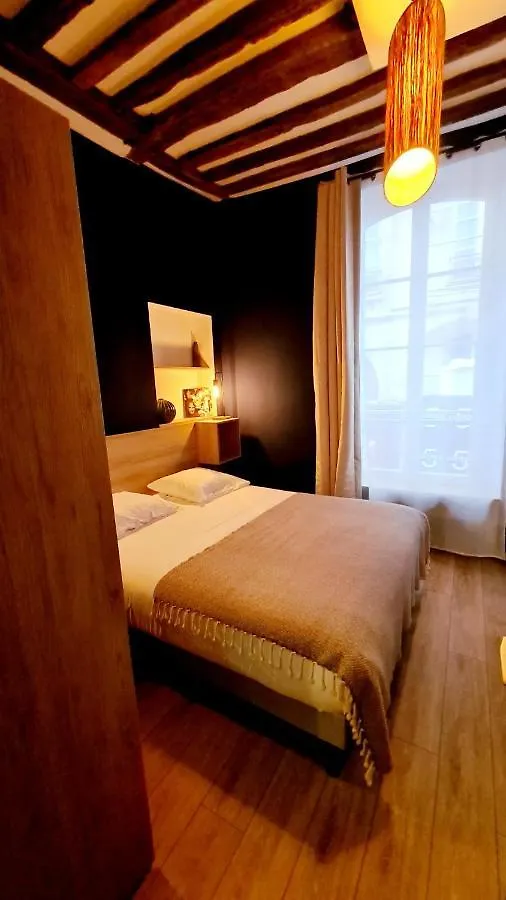 Apartment Transparent Marais Paris